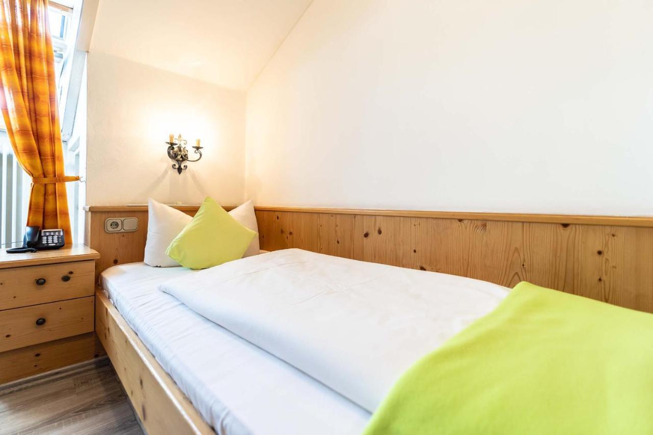 Hotel-Gasthof Zum Dragoner Пайтинг Екстериор снимка