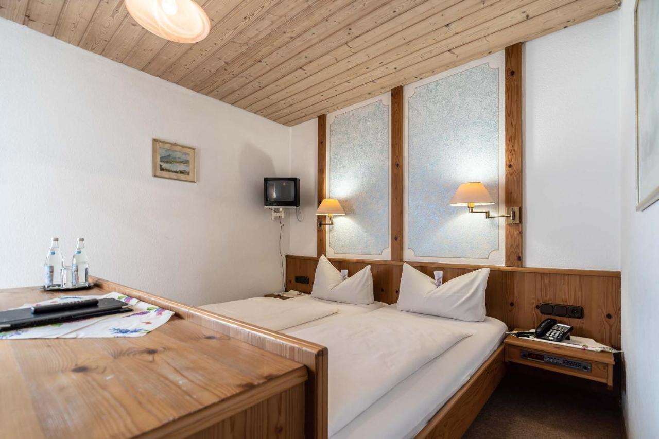 Hotel-Gasthof Zum Dragoner Пайтинг Екстериор снимка
