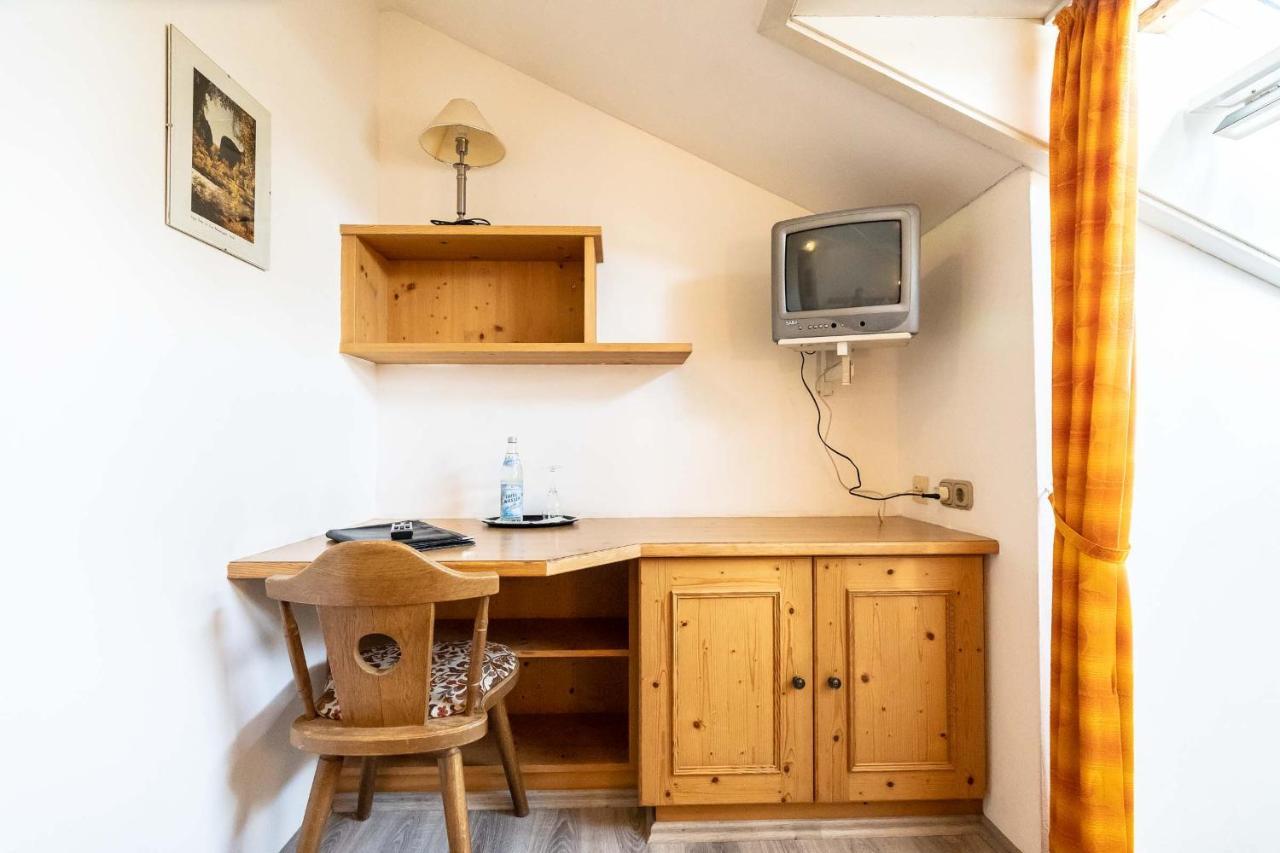 Hotel-Gasthof Zum Dragoner Пайтинг Екстериор снимка